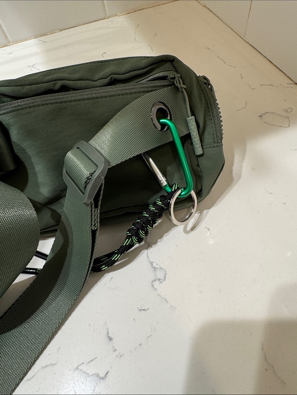 Woven Quilted Belt Bag in Olive NEW - Picture 7 of 10